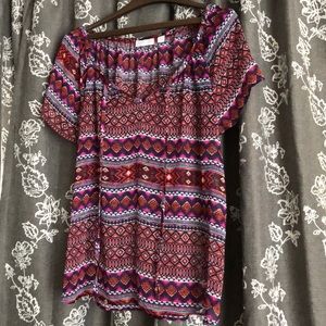 🦋$5/$25 Sheer NY&co tribal print top